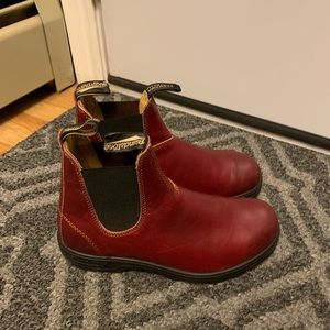 Red Blundstones